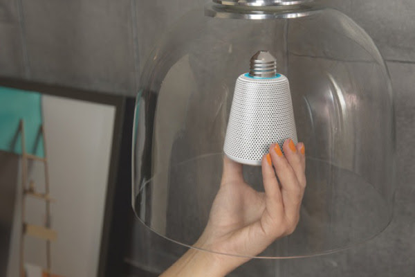 Lightcast, lámpara y altavoz bluetooth todo en uno