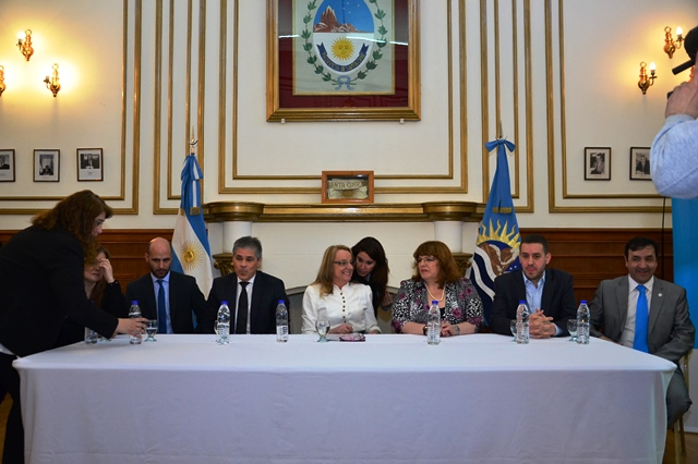 Se construirán 428 viviendas en Santa Cruz, con una inversión de $680 millones